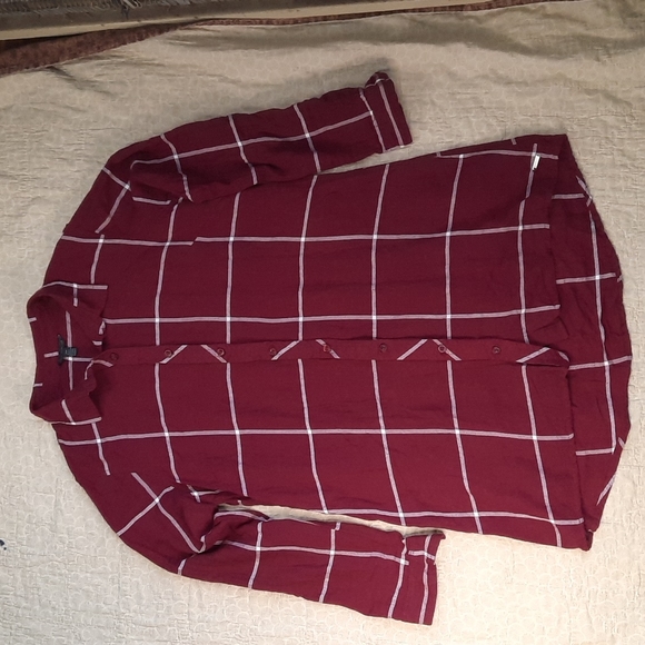 Coupe Collection Tops - 🙂 SALE Coupe Collection long burgundy white button down long sleeve shirt, M